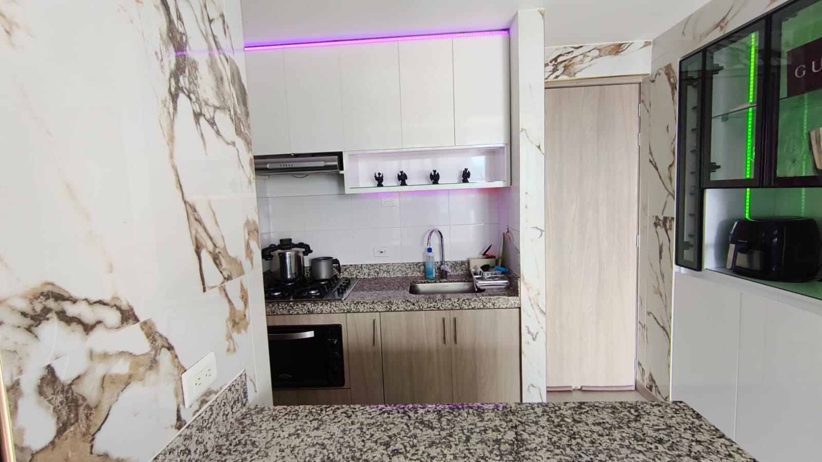 Se Arrienda Apartamento Amoblado en Casalanz Parte Alta, Medellín