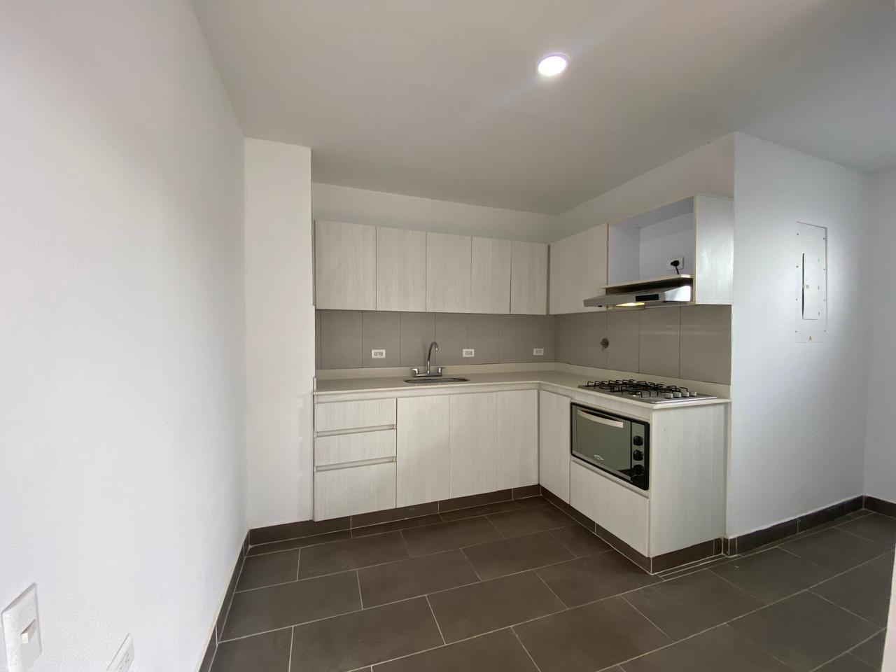 Amplio Apartamento para Arriendo en Sabaneta, Medellín