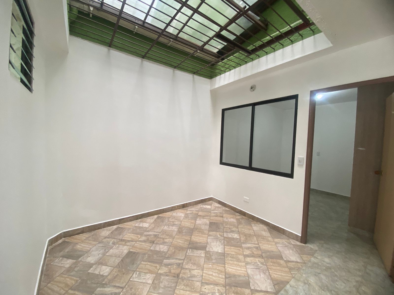 Casa Moderna para Arriendo en Robledo, Pilarica