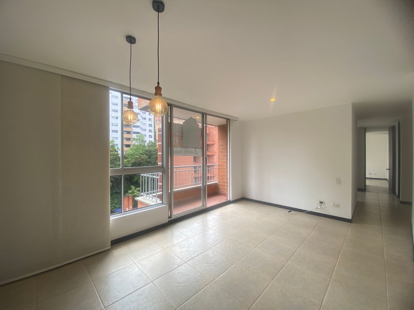Apartamento con Excelentes Acabados para Arriendo en Poblado, Medellín