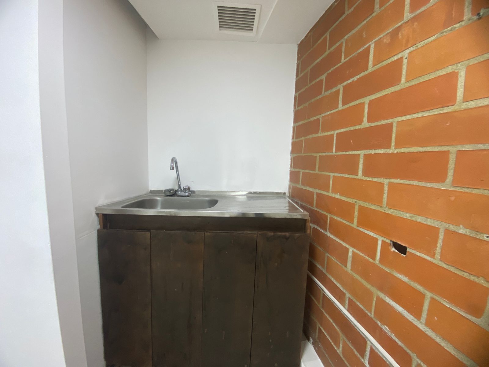 Local Comercial Para Arriendo en Los Colores, Medellín