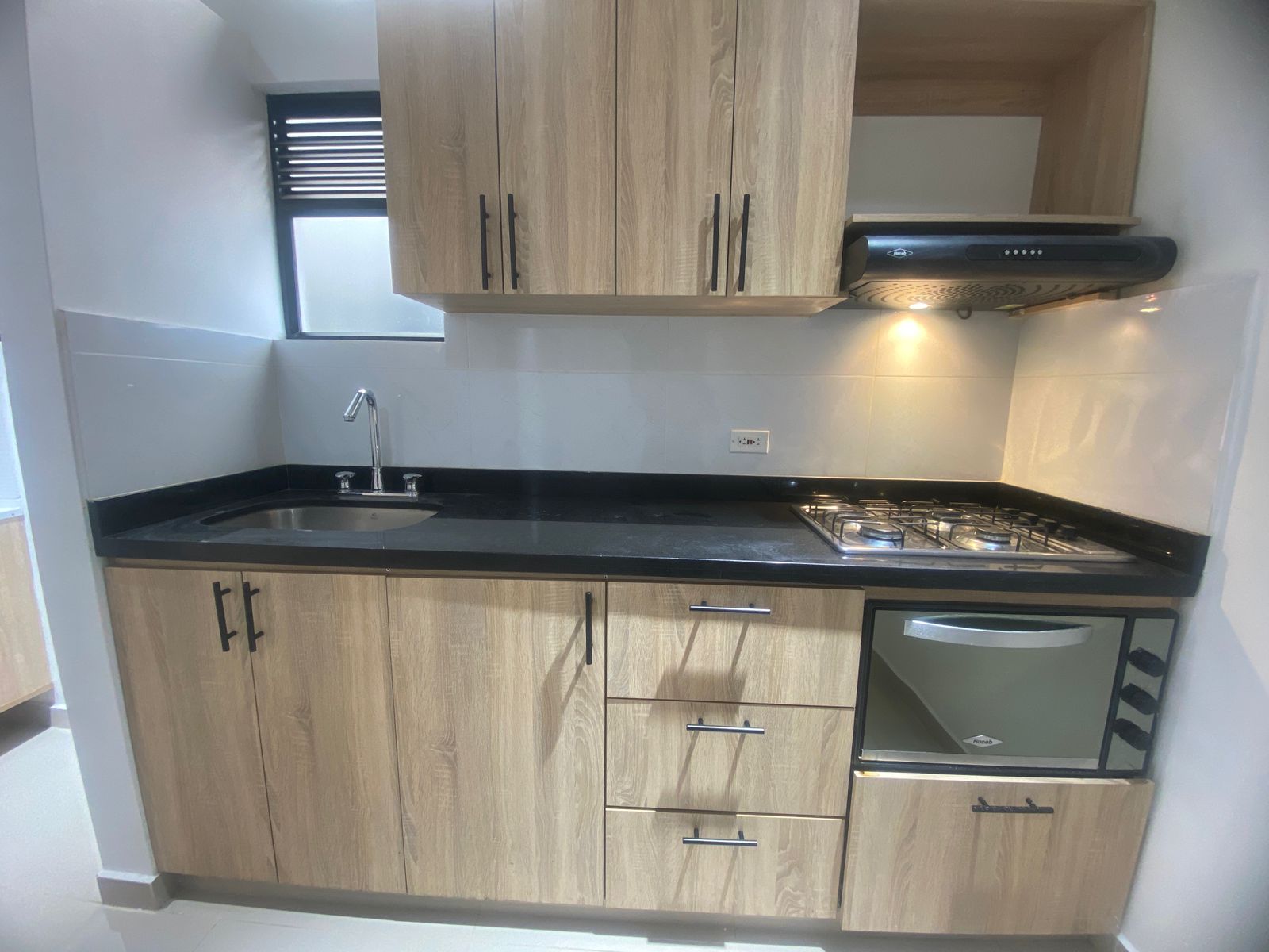 Iluminado Apartamento para Arriendo en Laureles, Estadio, Medellín