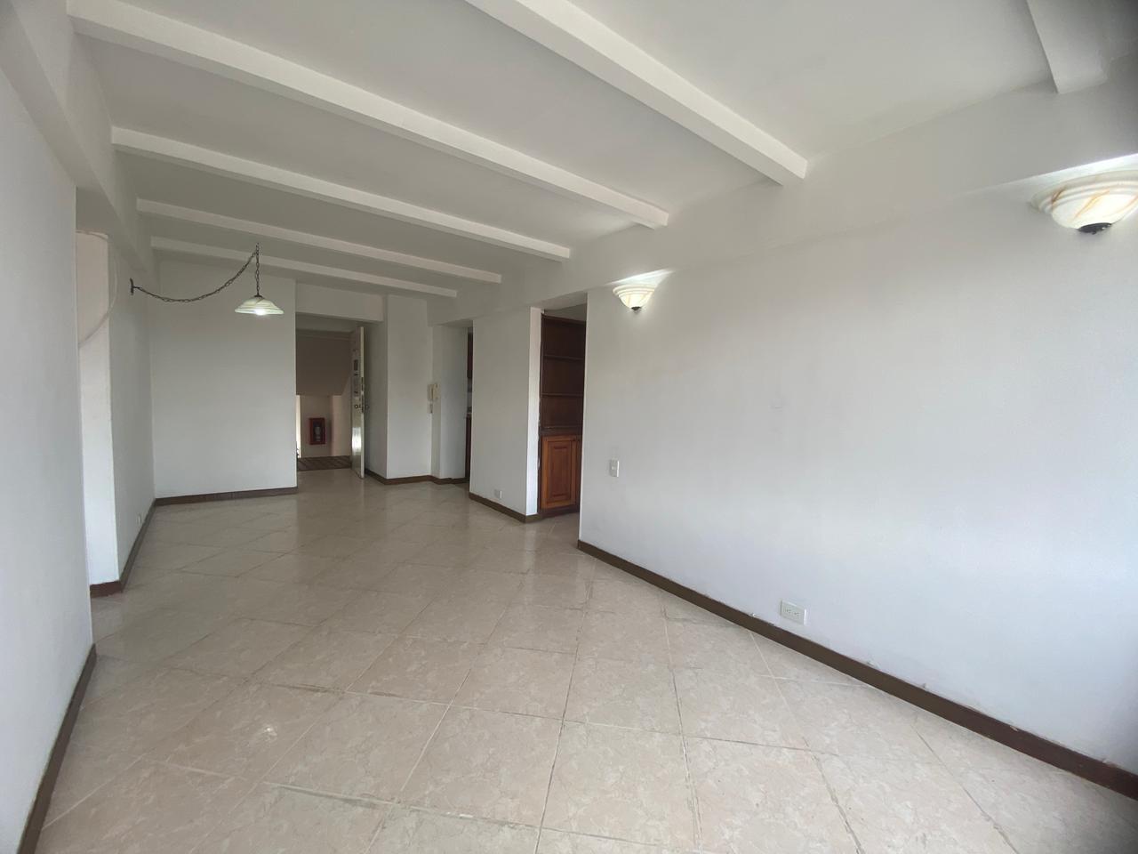 Iluminado Apartamento para Arriendo en Calasanz, Medellín