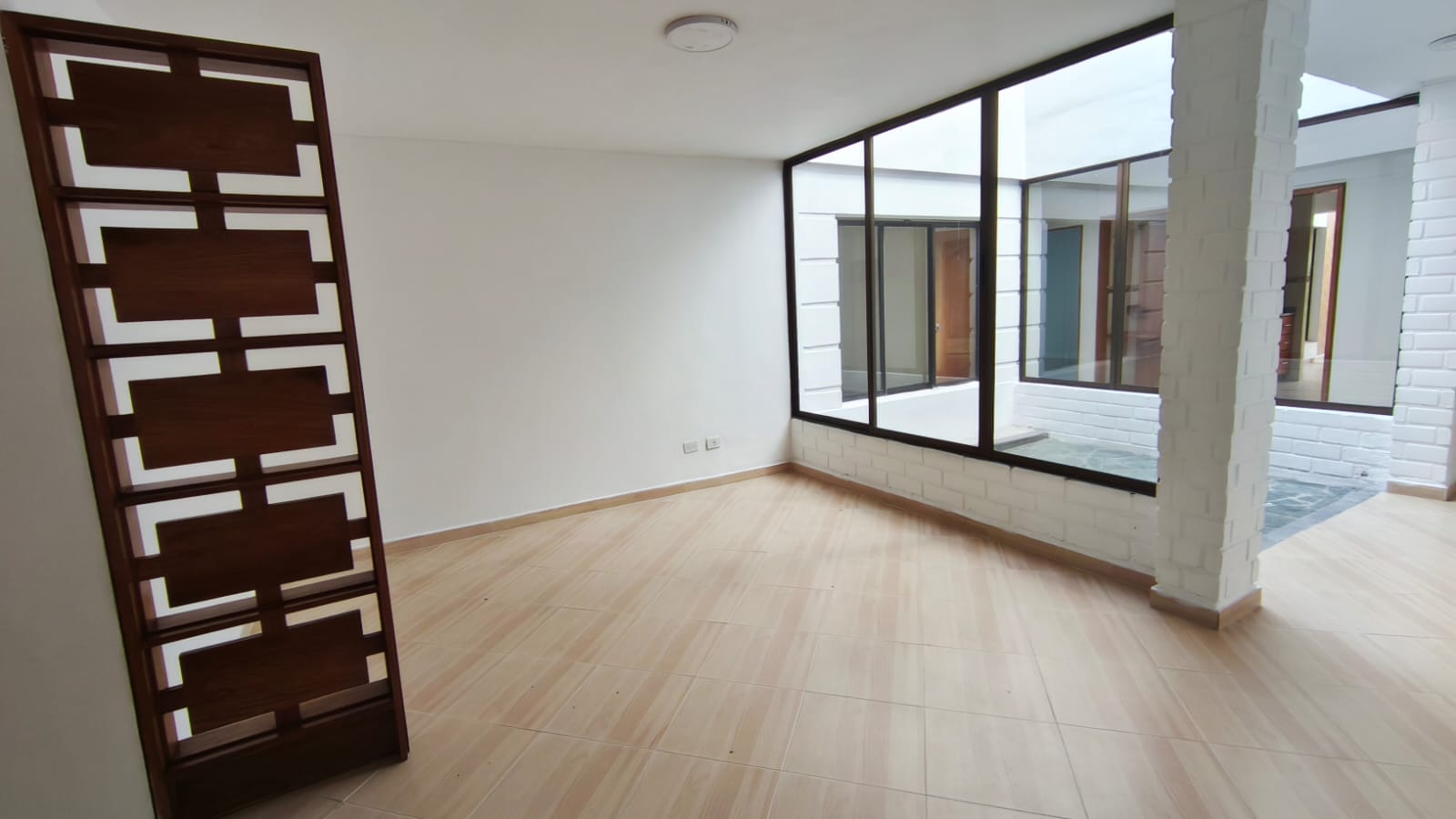 Se Arrienda Casa en Primer Piso en la Castellana, Medellín