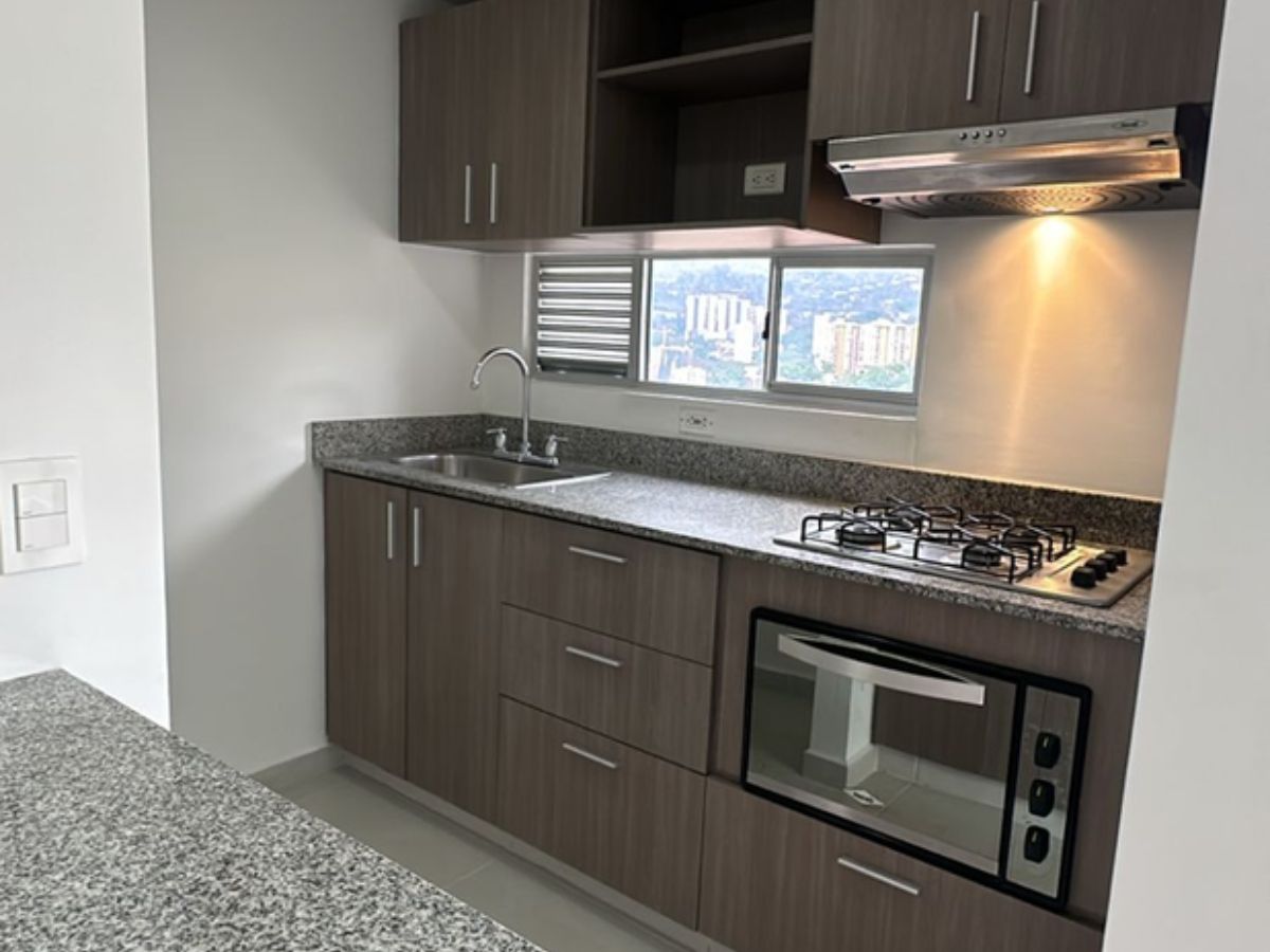 Apartamento en Venta Aluna Envigado | Parqueadero y Cuarto Útil