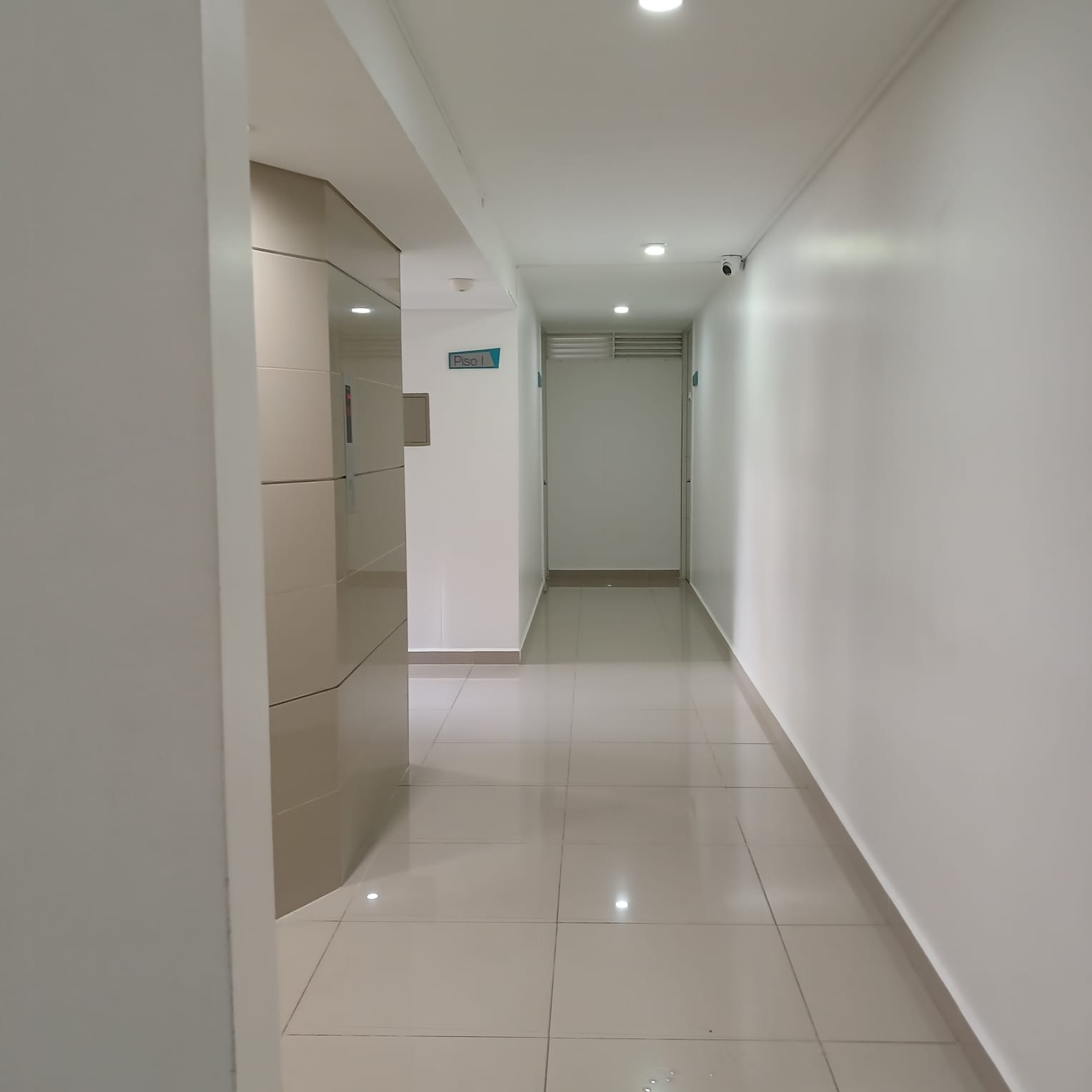 Amplio e Iluminado Apartamento para Venta en Belén, Loma los Bernal