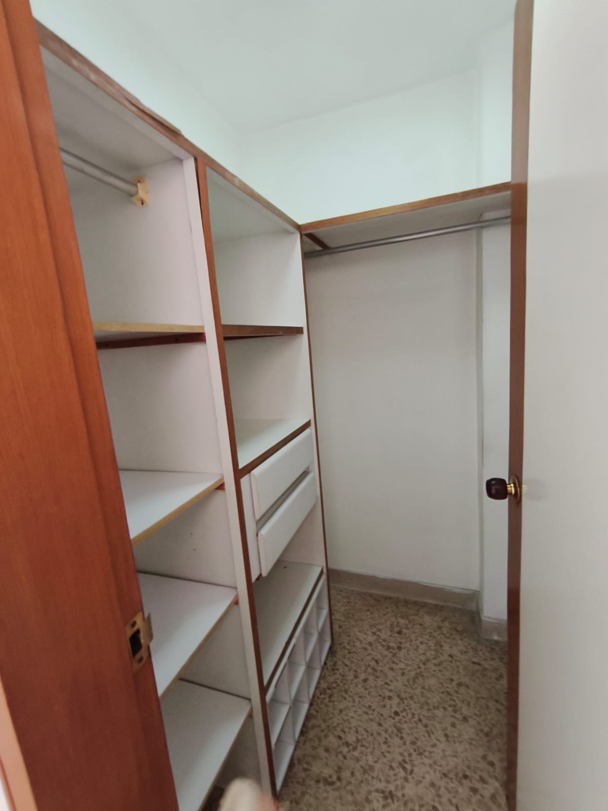 Se Arrienda Apartamento en el Laureles, Medellín