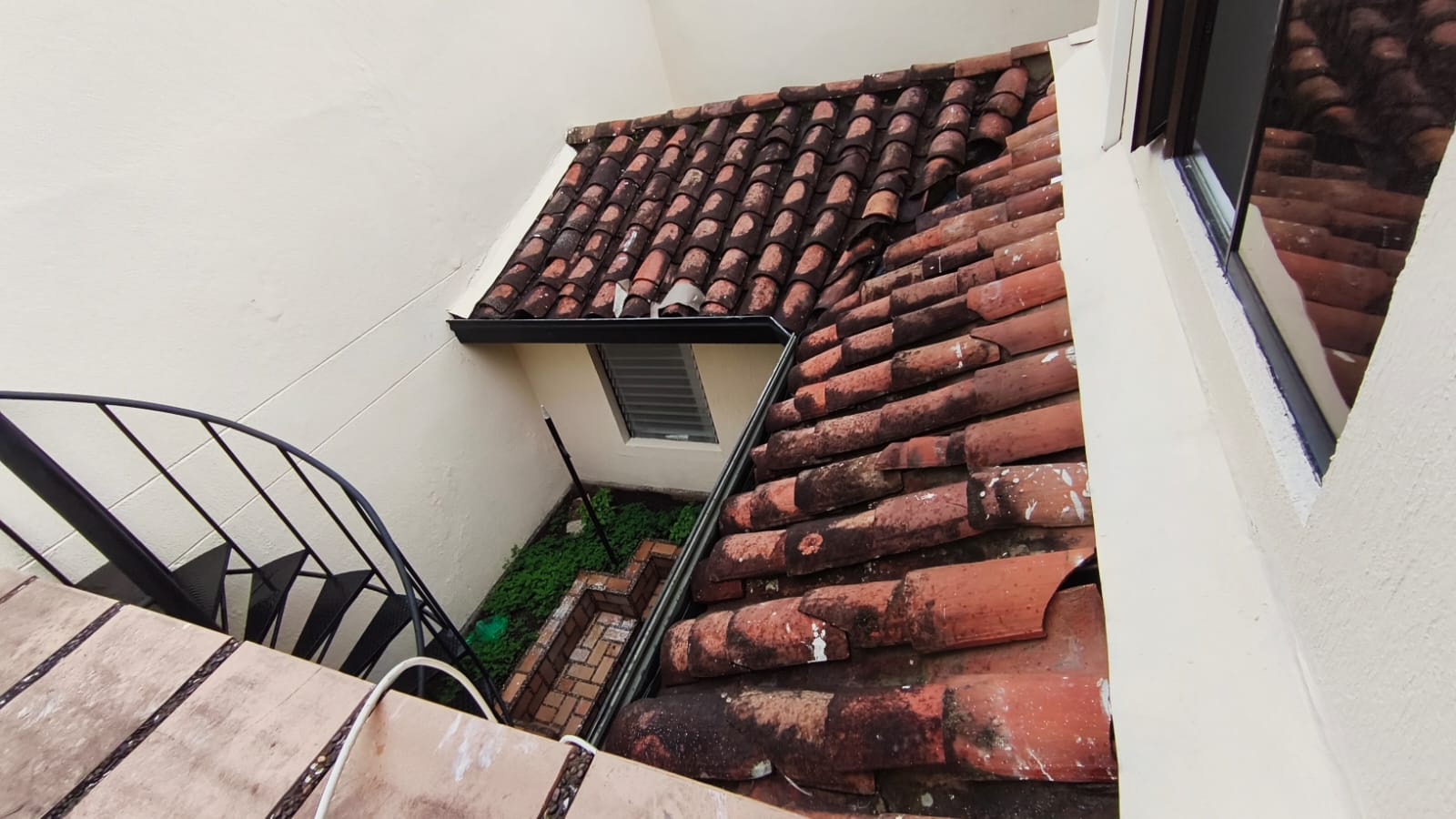 Se Arrienda Casa Comercial En El Velodromo; Medellin