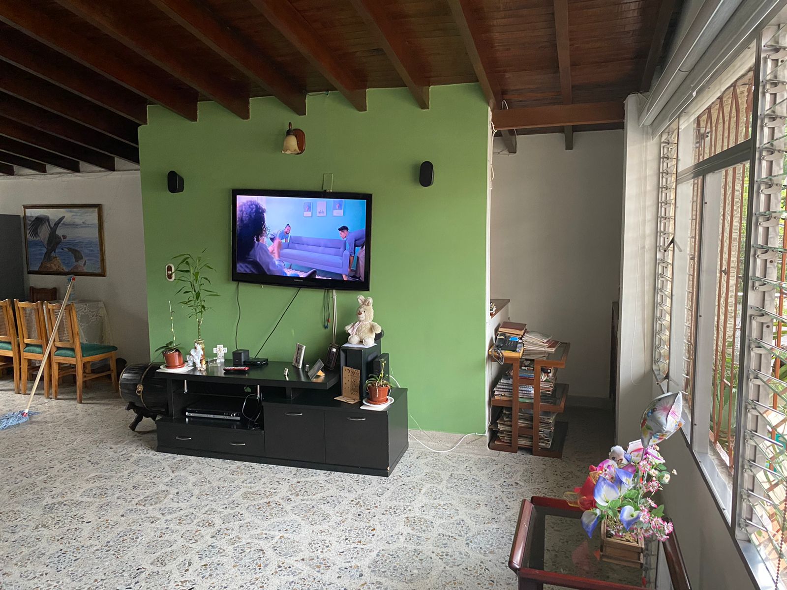 Se vende Casa Bifamiliar en los Colores Medellin