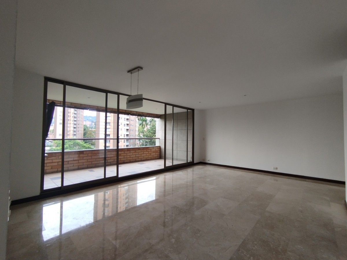 Se Arrienda Apartamento en los Balsos, El Poblado, Medellín