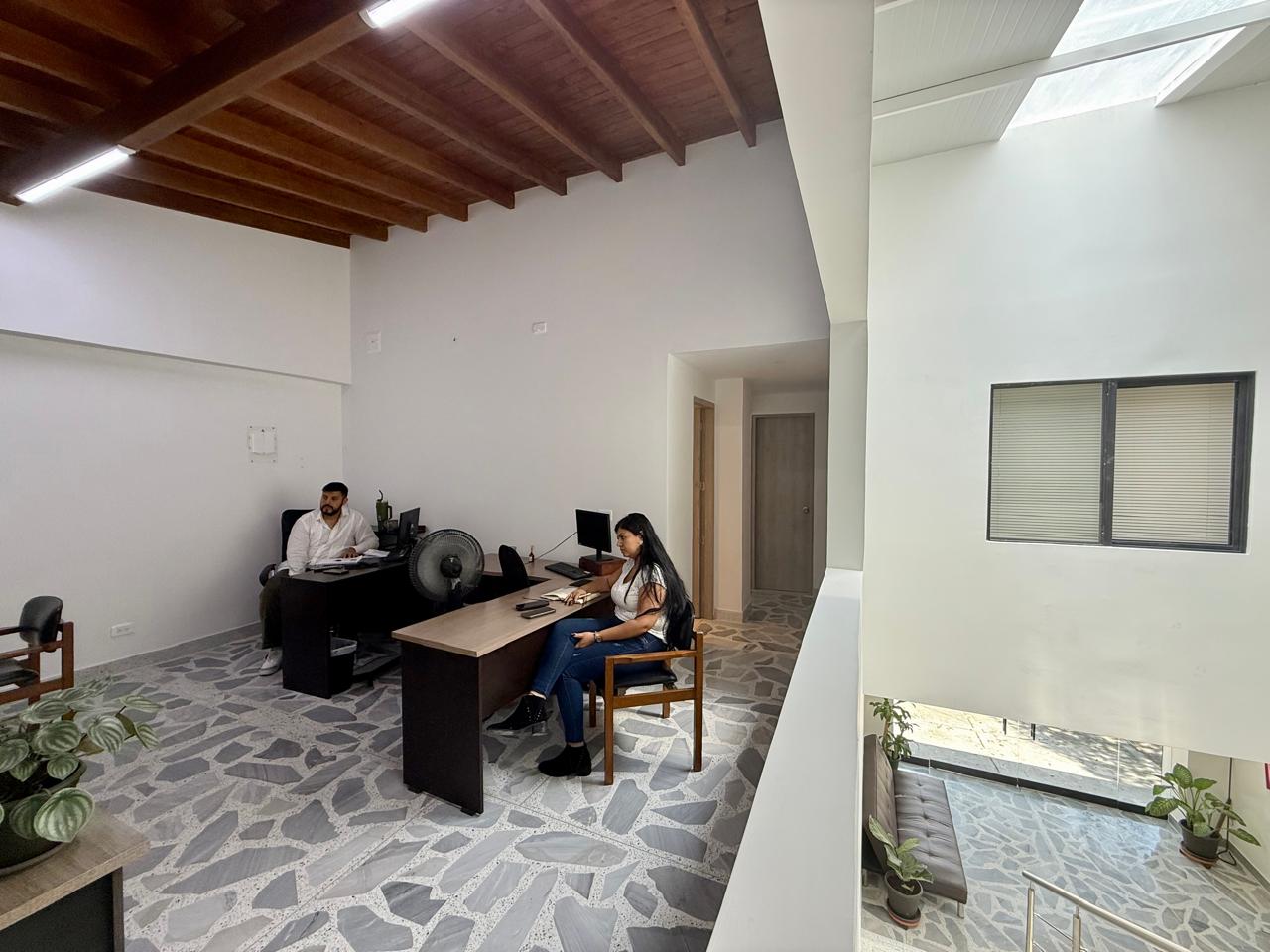 Se Arrienda Local Comercial En Suramericana