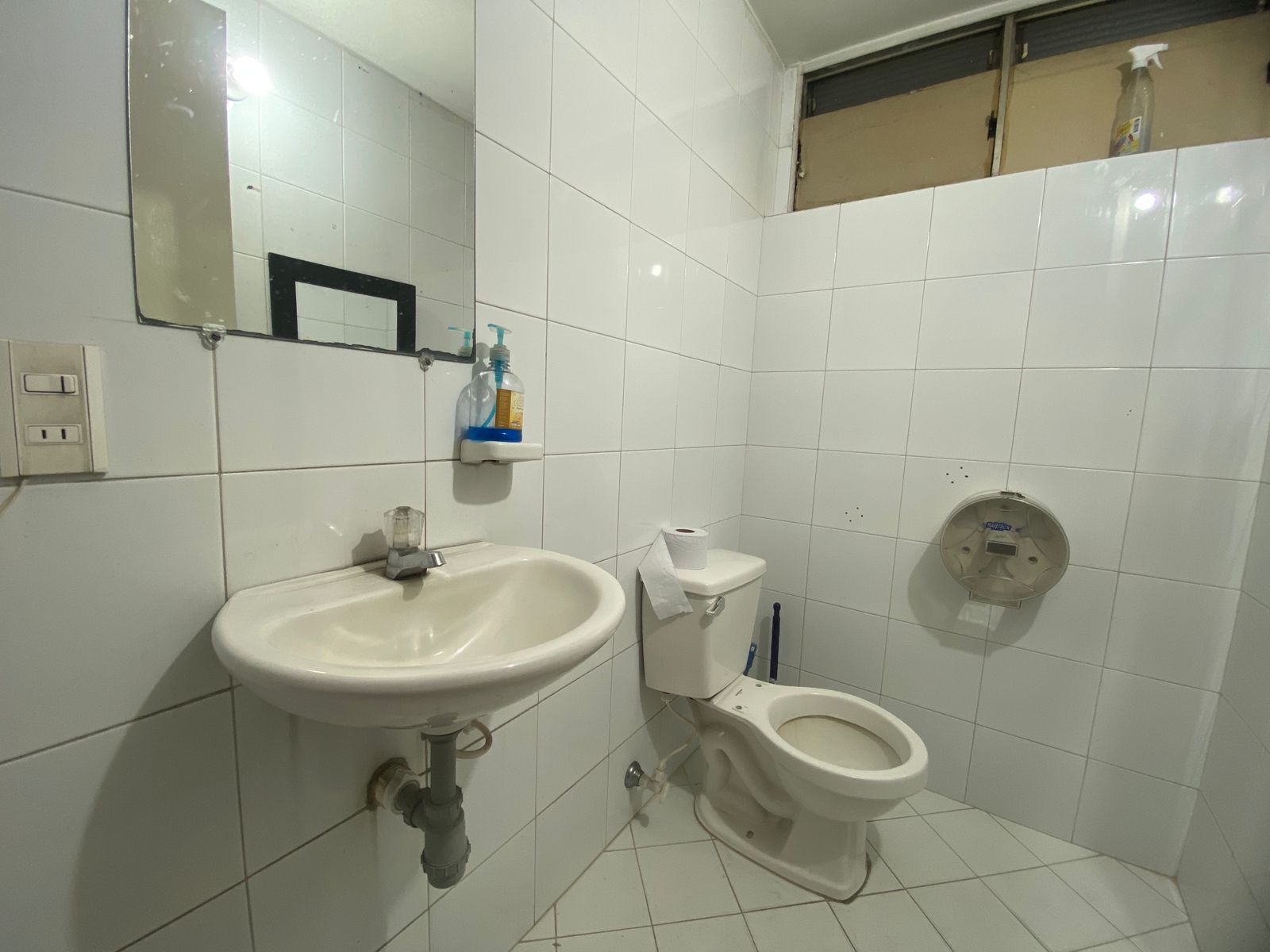 Local para Arriendo, sobre Vía Principal Avenida 80