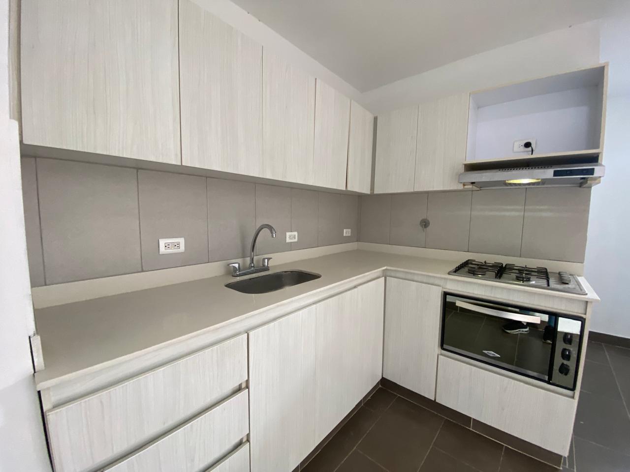Amplio Apartamento para Arriendo en Sabaneta, Medellín