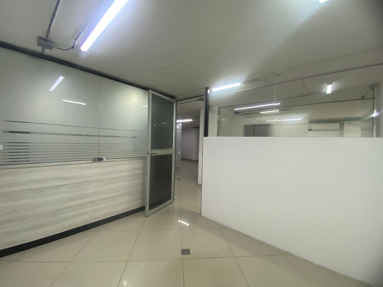 Amplia Oficina para Arriendo en Suramericana, Medellín