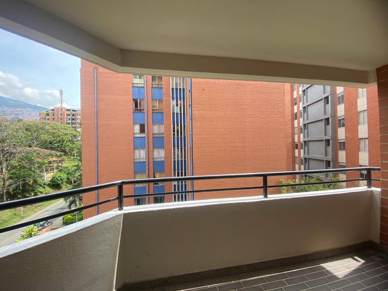 Moderno Apartamento para Arriendo en Robledo, Pilarica