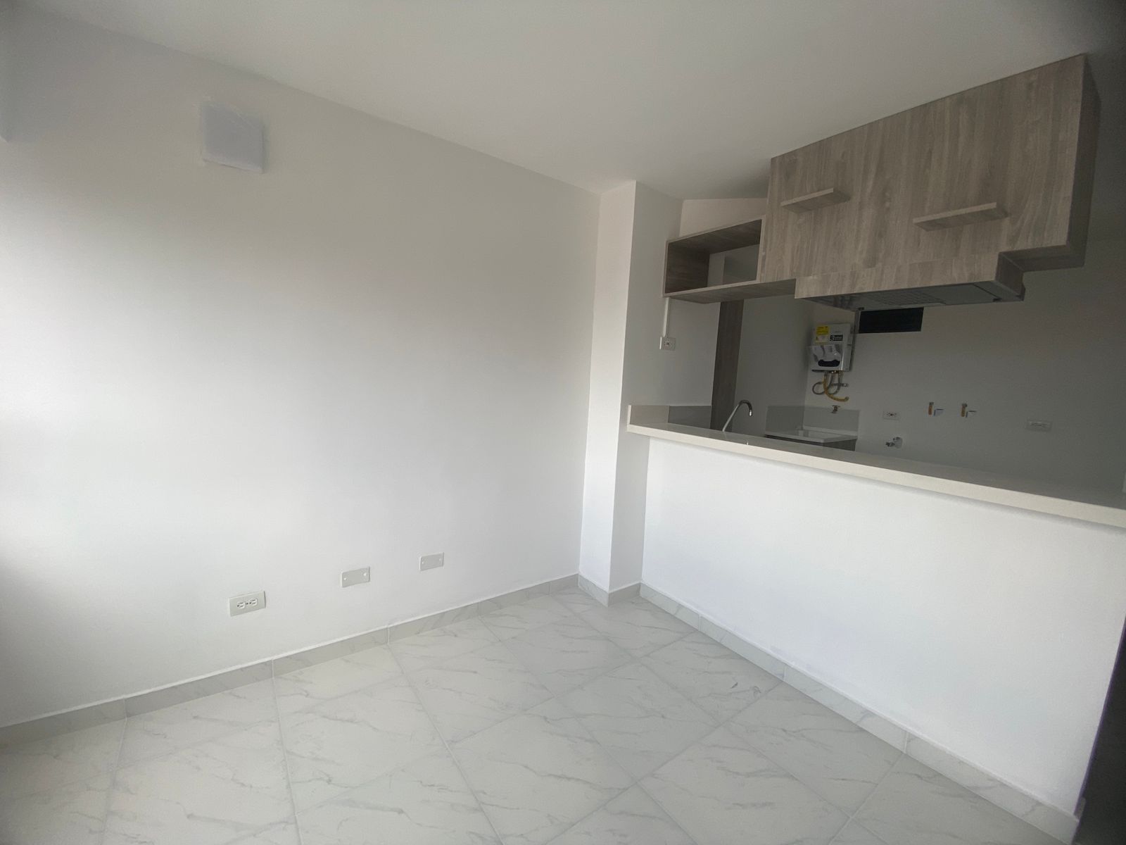 Apartamento para Estrenar en Arriendo Sector La America, Cristobal