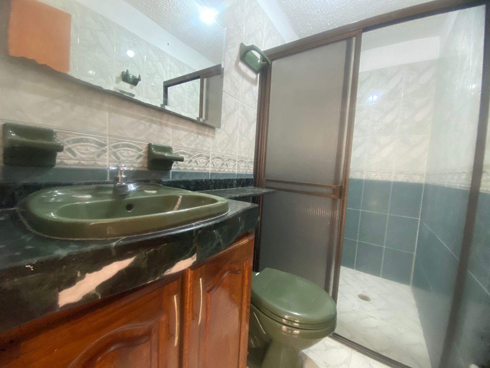 Amplia Casa para Arriendo en Belén San Bernardo, Medellín