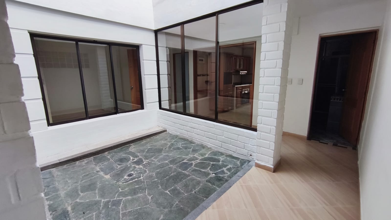 Se Arrienda Casa en Primer Piso en la Castellana, Medellín