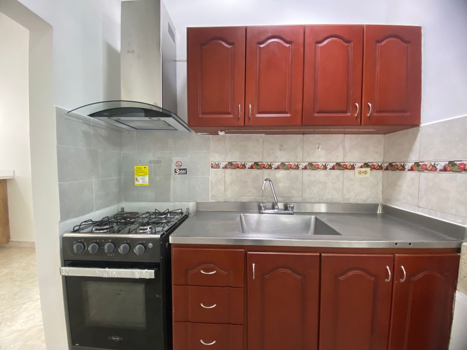 Iluminado Apartamento para Arriendo en San Javier, Medellín