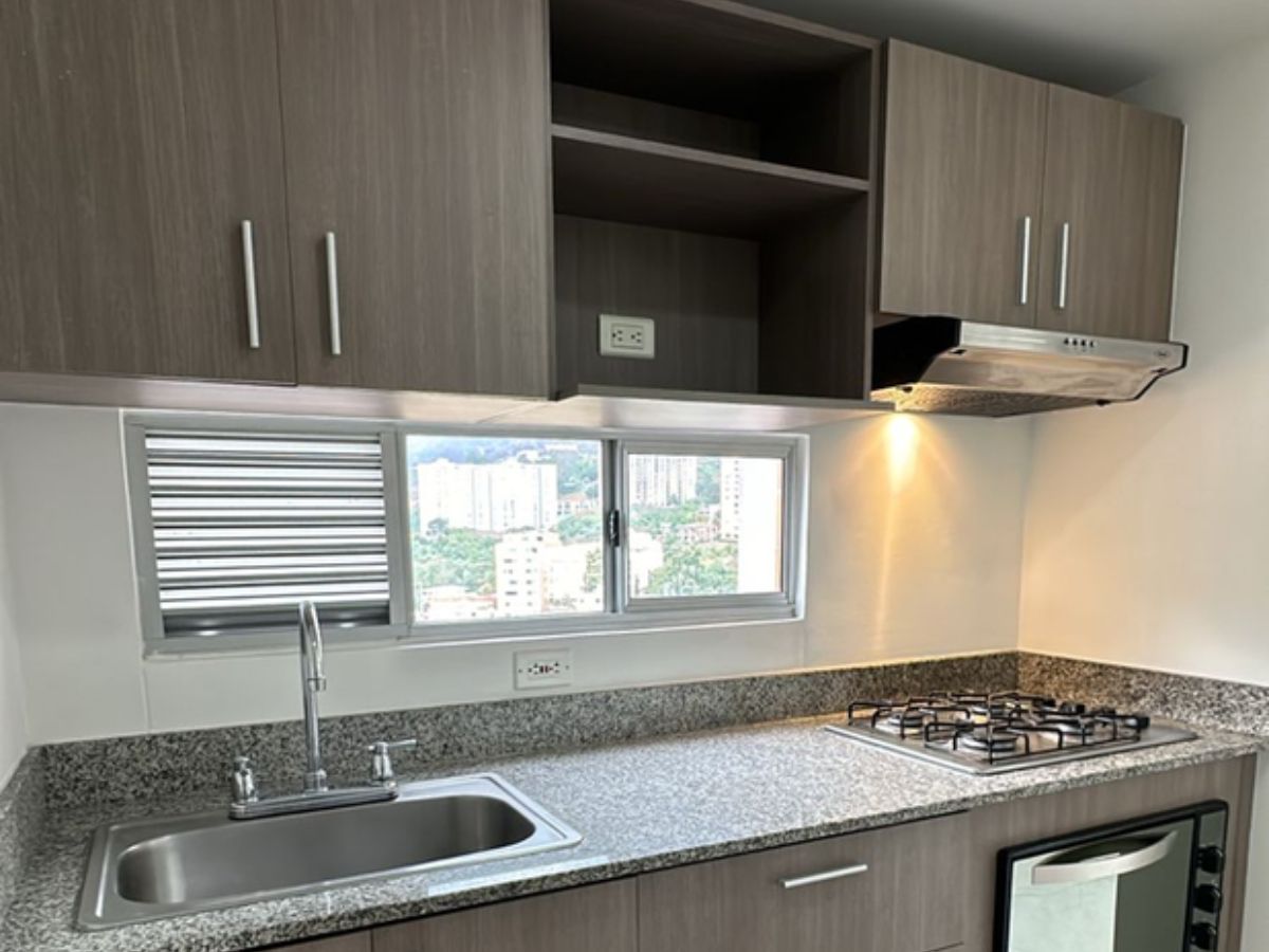 Apartamento en Venta Aluna Envigado | Parqueadero y Cuarto Útil