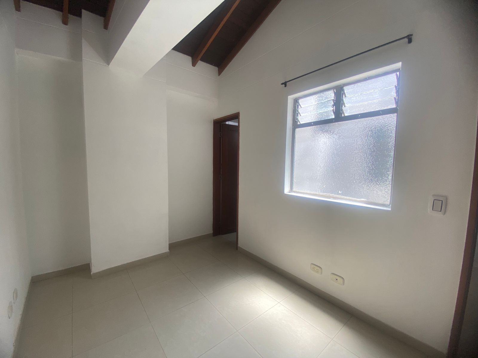 Iluminado Apartamento para Arriendo en Laureles, Estadio, Medellín