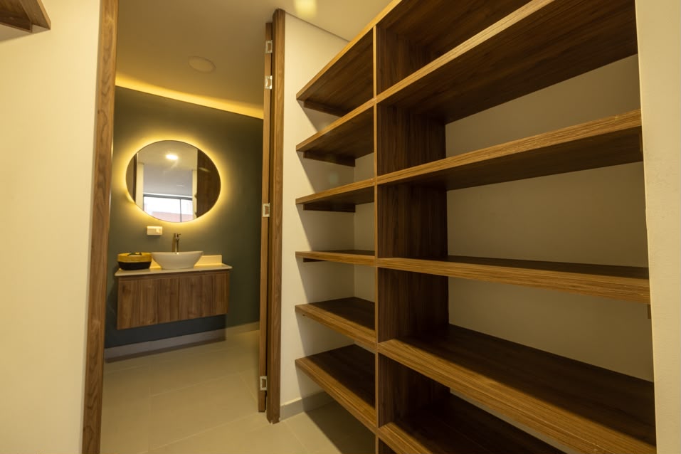 Apartamento de Lujo Amoblado para Venta en Laureles, Estadio