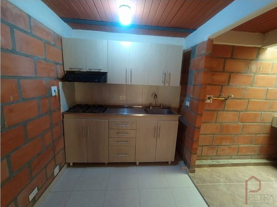 Se Arrienda Apartamento En Andalucia - La Francia; Medellin
