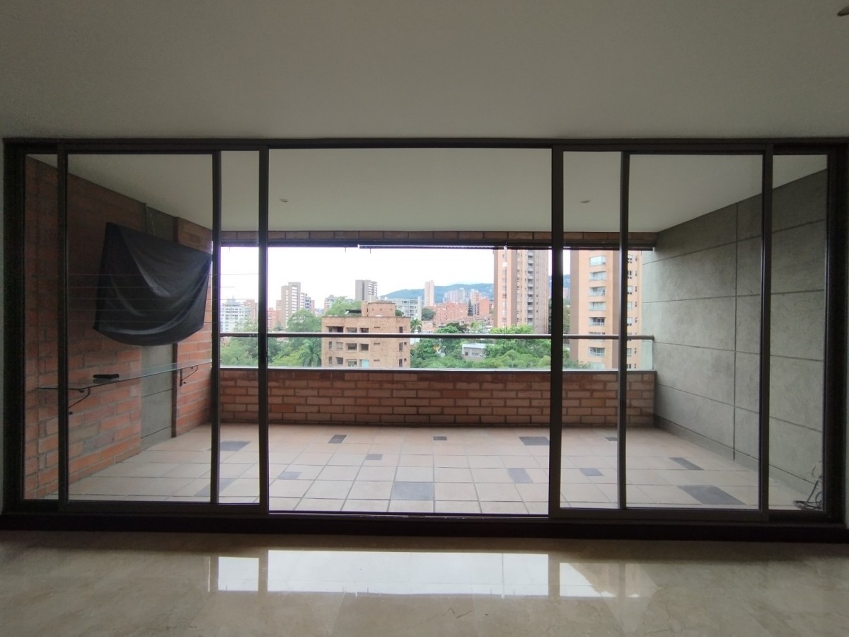Se Arrienda Apartamento en los Balsos, El Poblado, Medellín
