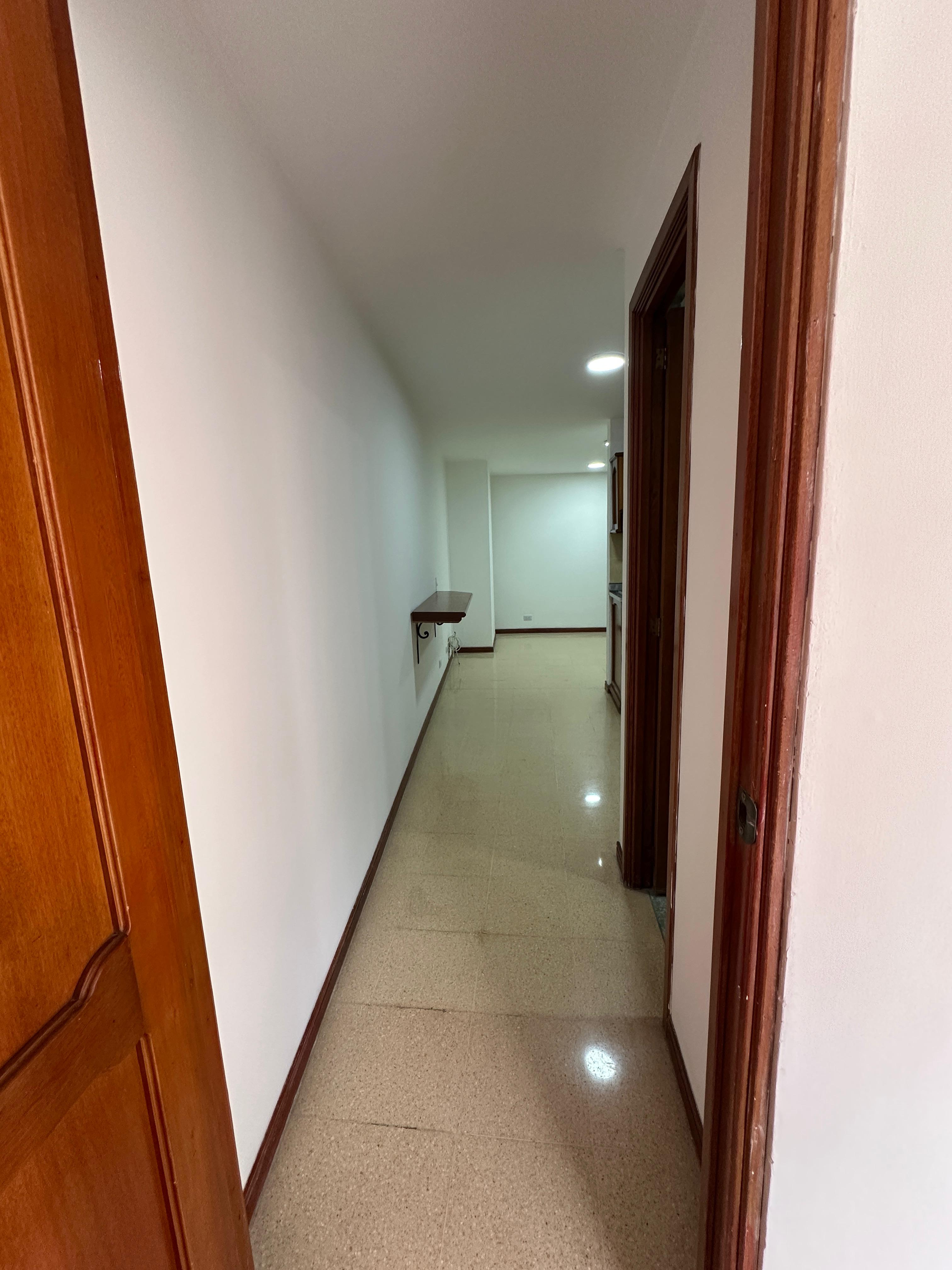 Se Arrienda Aparta Estudio Laureles San Joaquín, Medellín