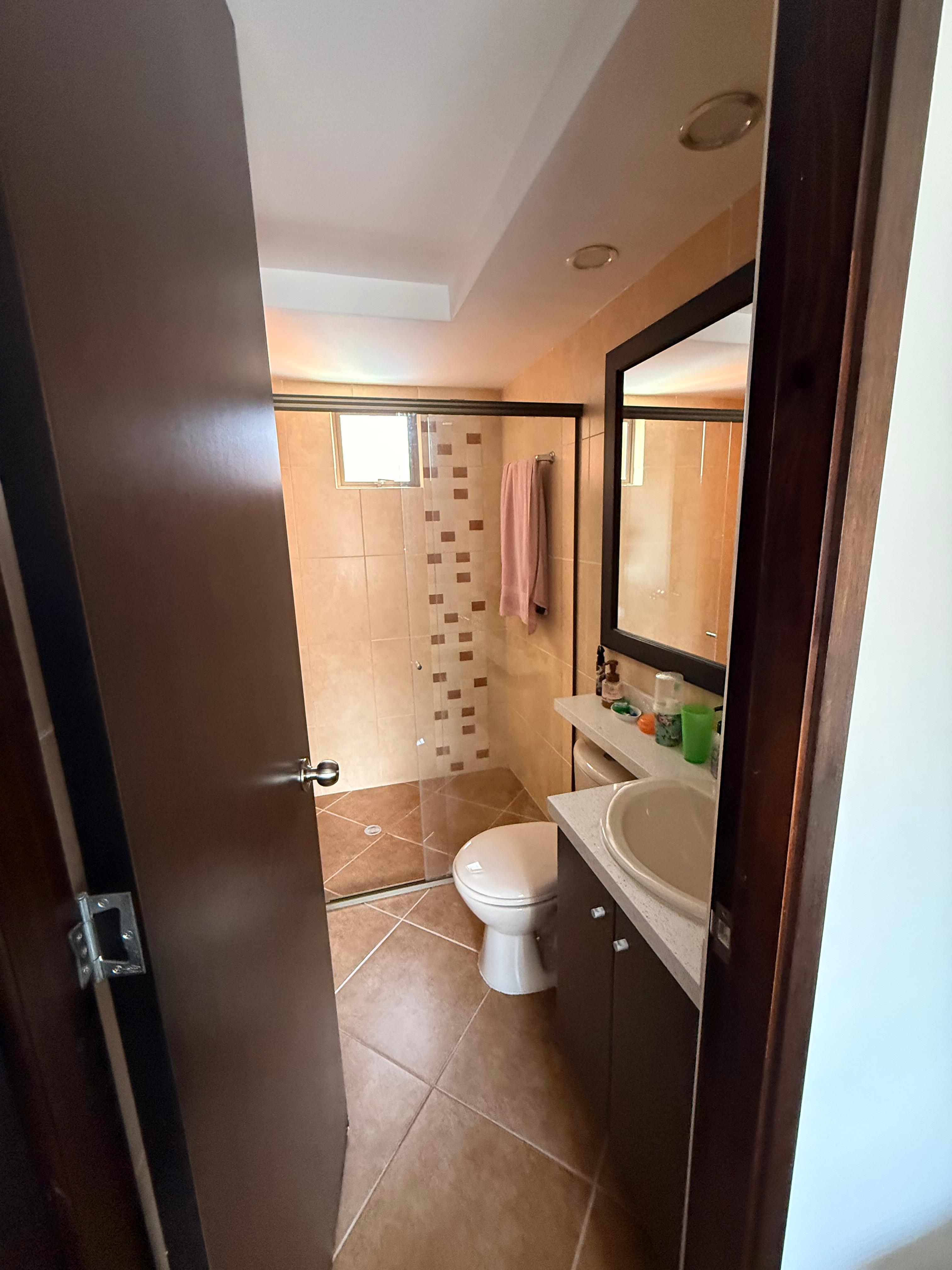 Amplio Apartamento para la Venta en Robledo, Pilarica