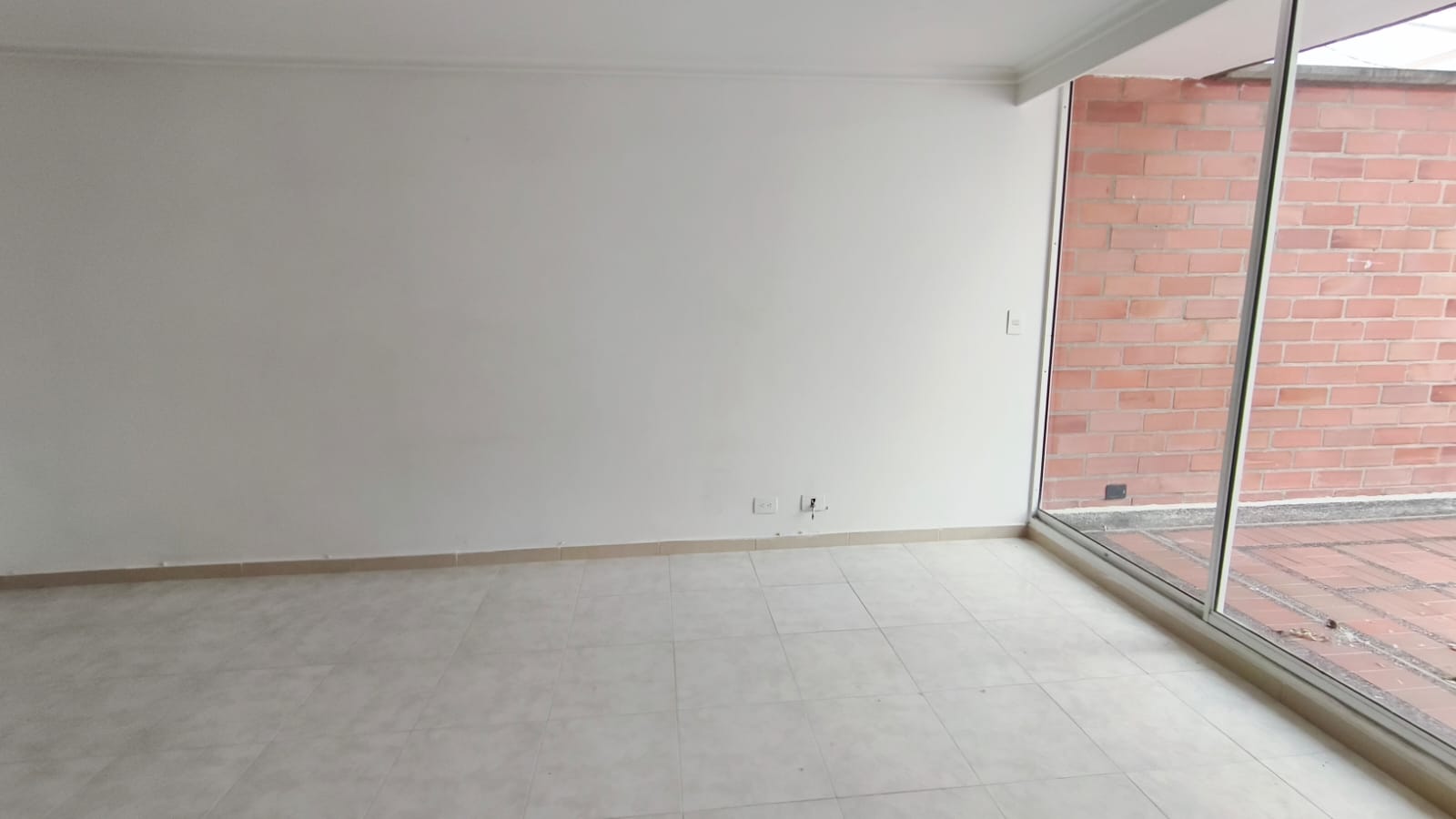 Se Arrienda Apartamento en la Loma de los Bernal, Medellín