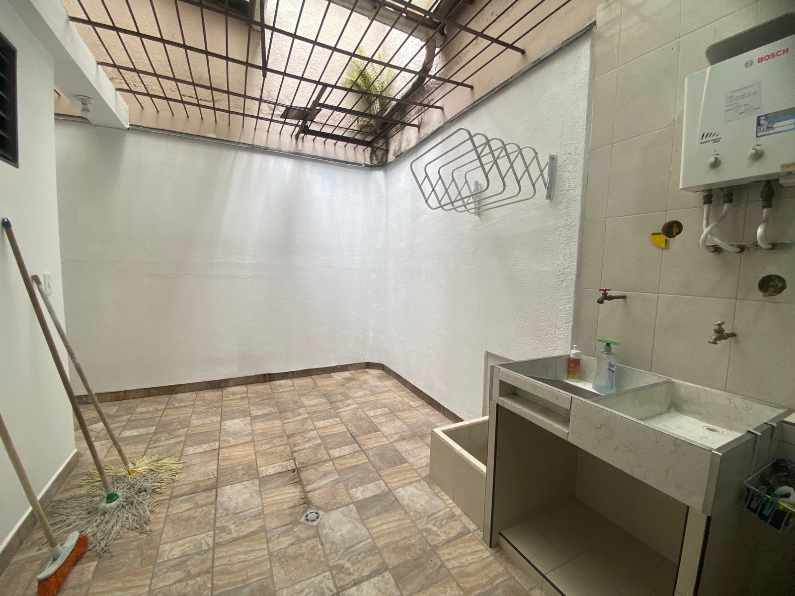 Casa Moderna para Arriendo en Robledo, Pilarica