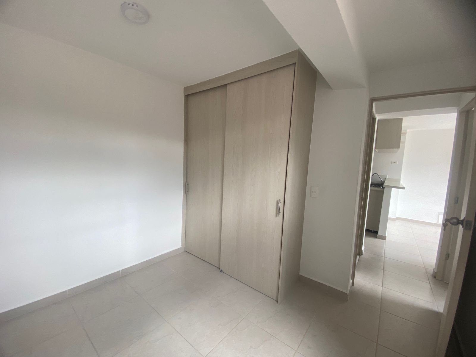 Apartamento con Buena Iluminación en Arriendo en La America, Cristobal