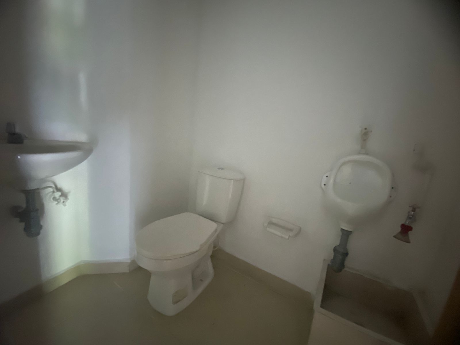 Local Comercial Para Arriendo en Los Colores, Medellín