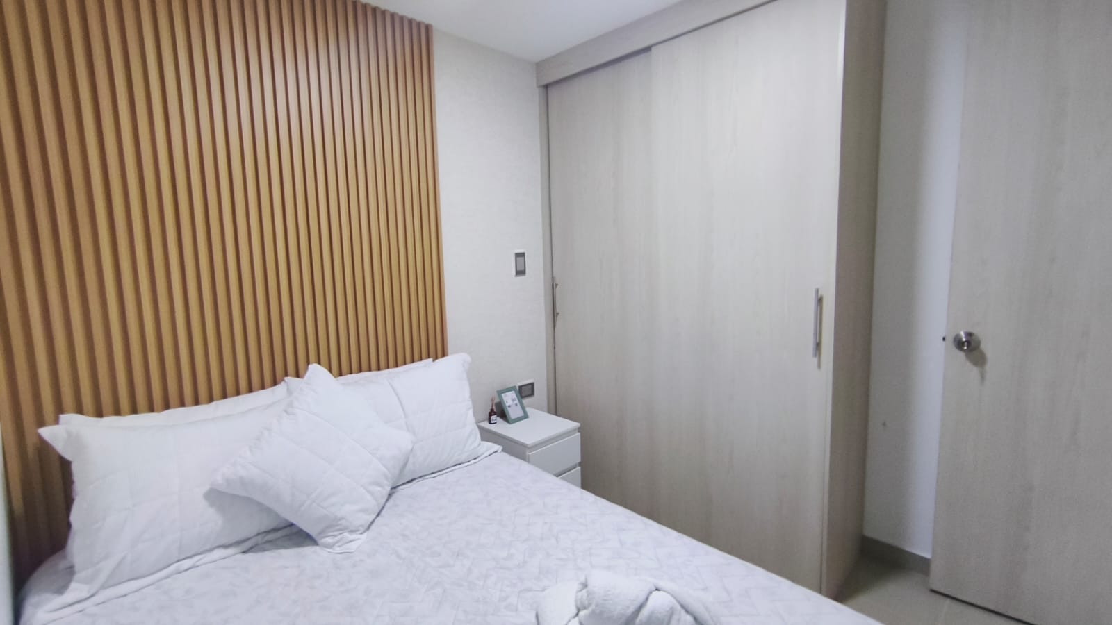 Se Arrienda Apartaestudio Amoblado, en San Javier, Medellín