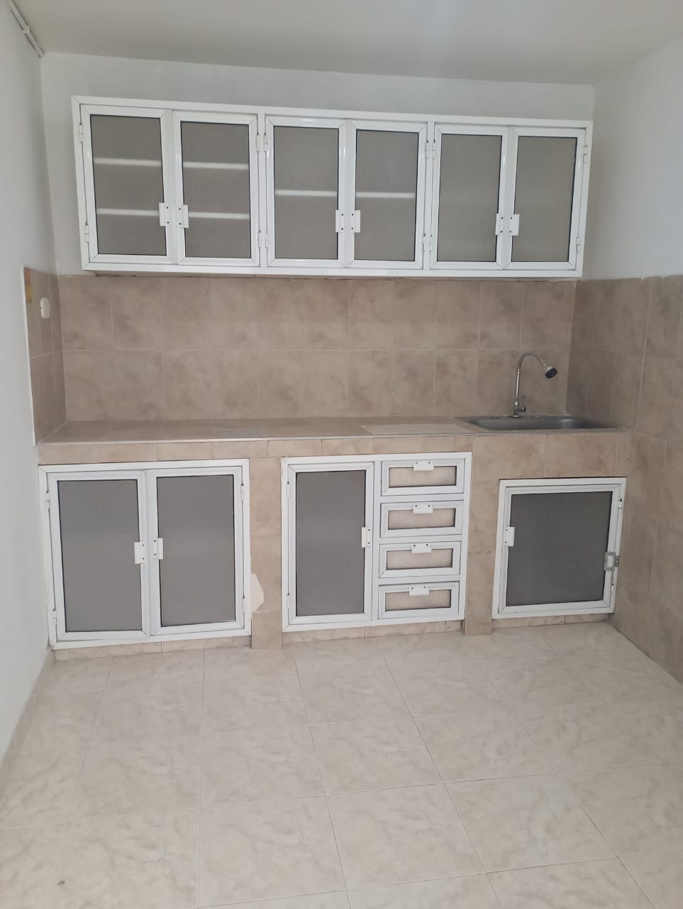 Se Vende Edificio De Tres Niveles En Castilla, Medellín