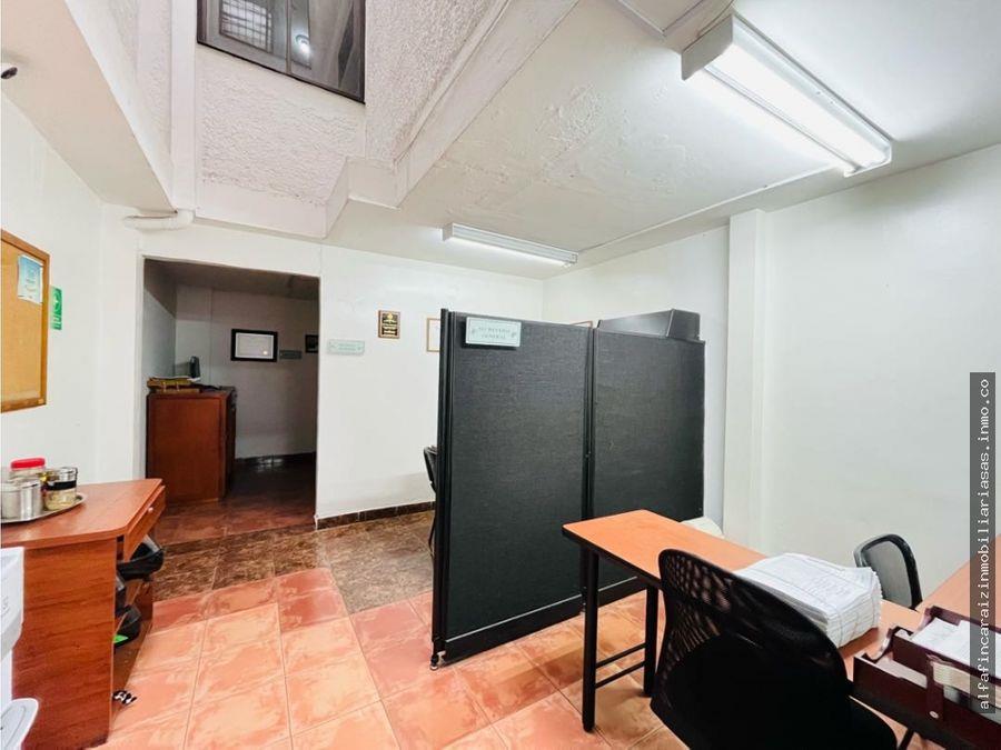 Se Vende Edificio De Cuatro Niveles En Laureles, Medellín