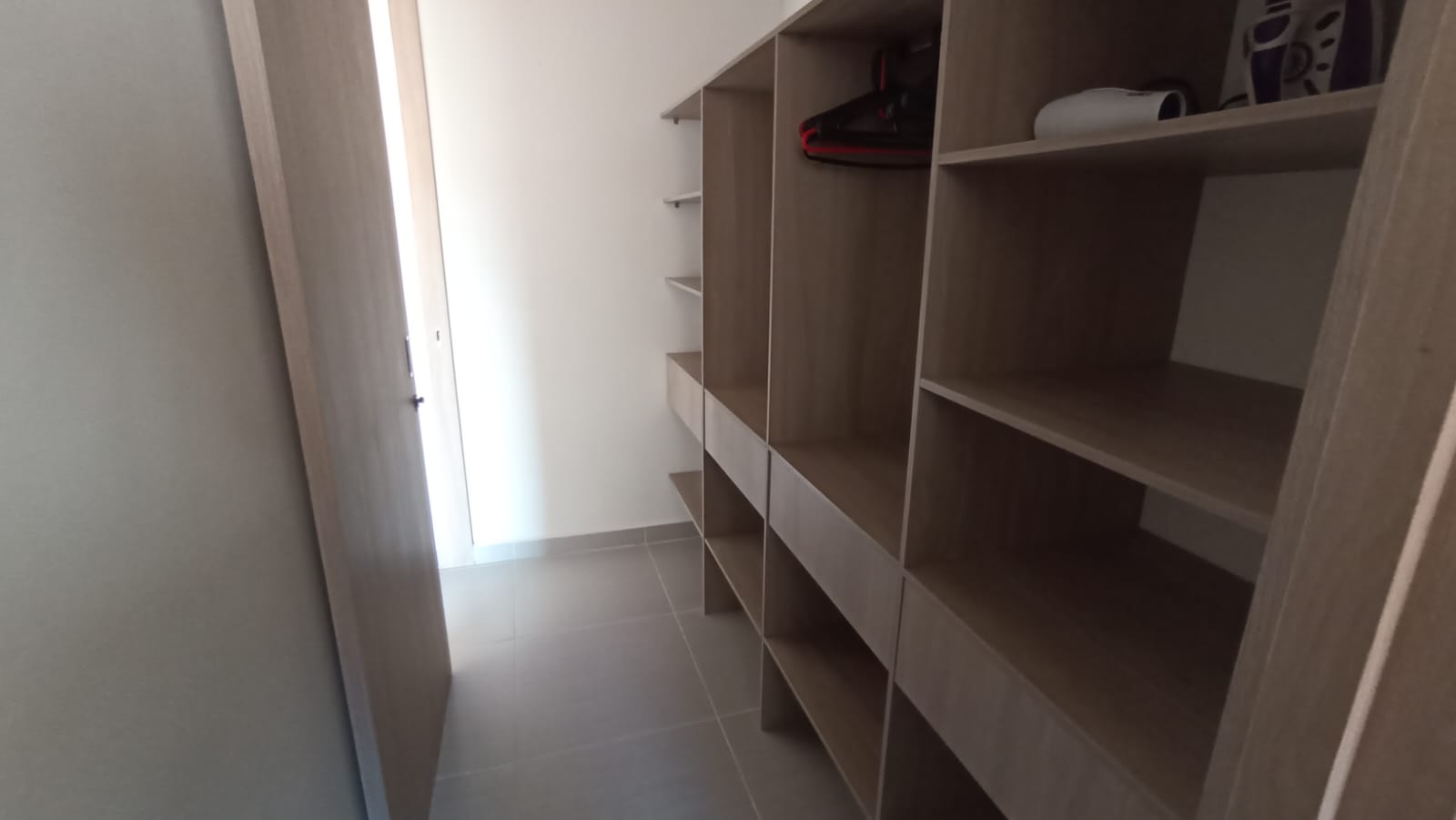 Se Arrienda Apartamento En La Castellana, Medellin