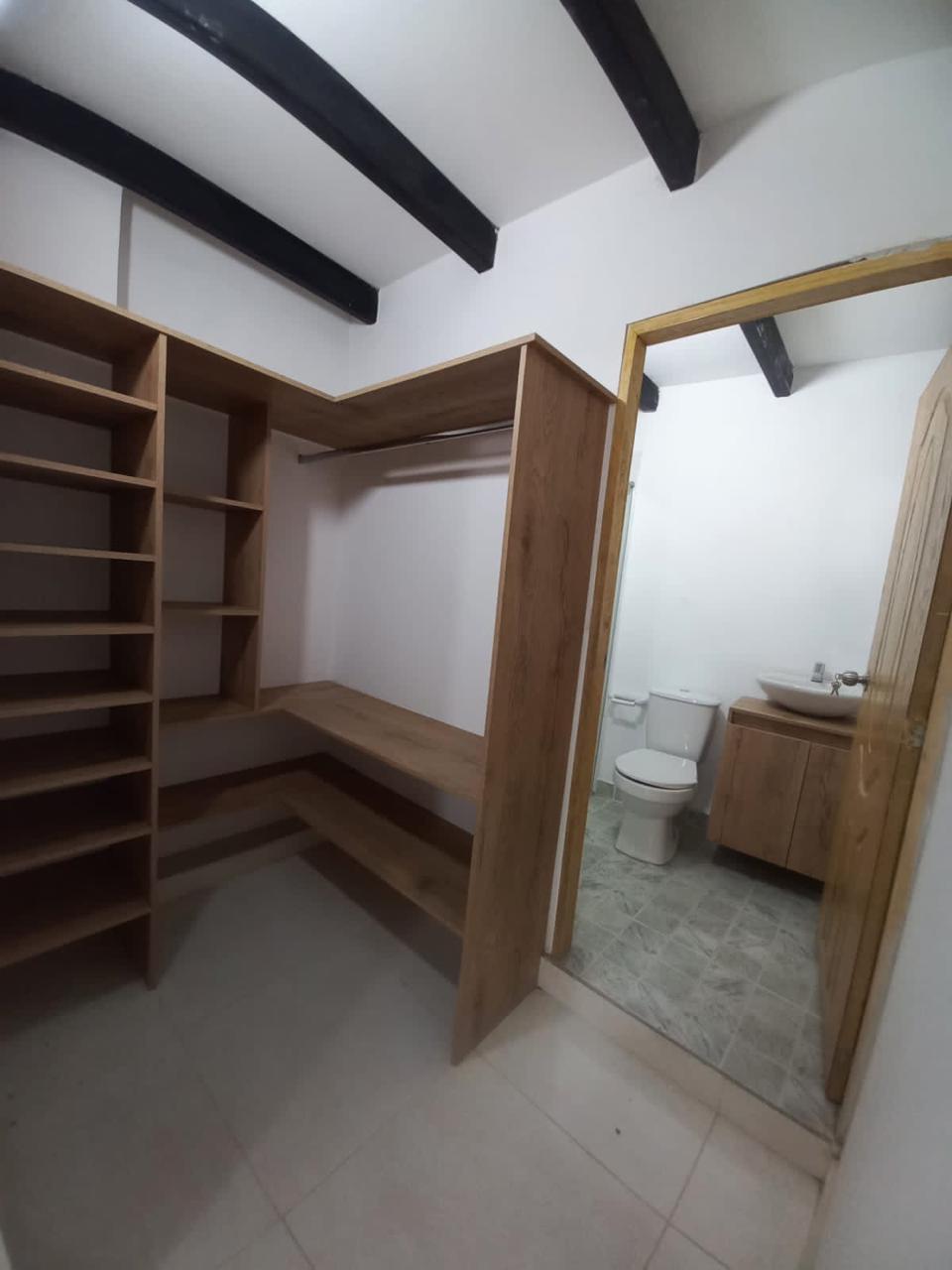 Se Arrienda Apartamento En Barrio Cristobal, Medellin