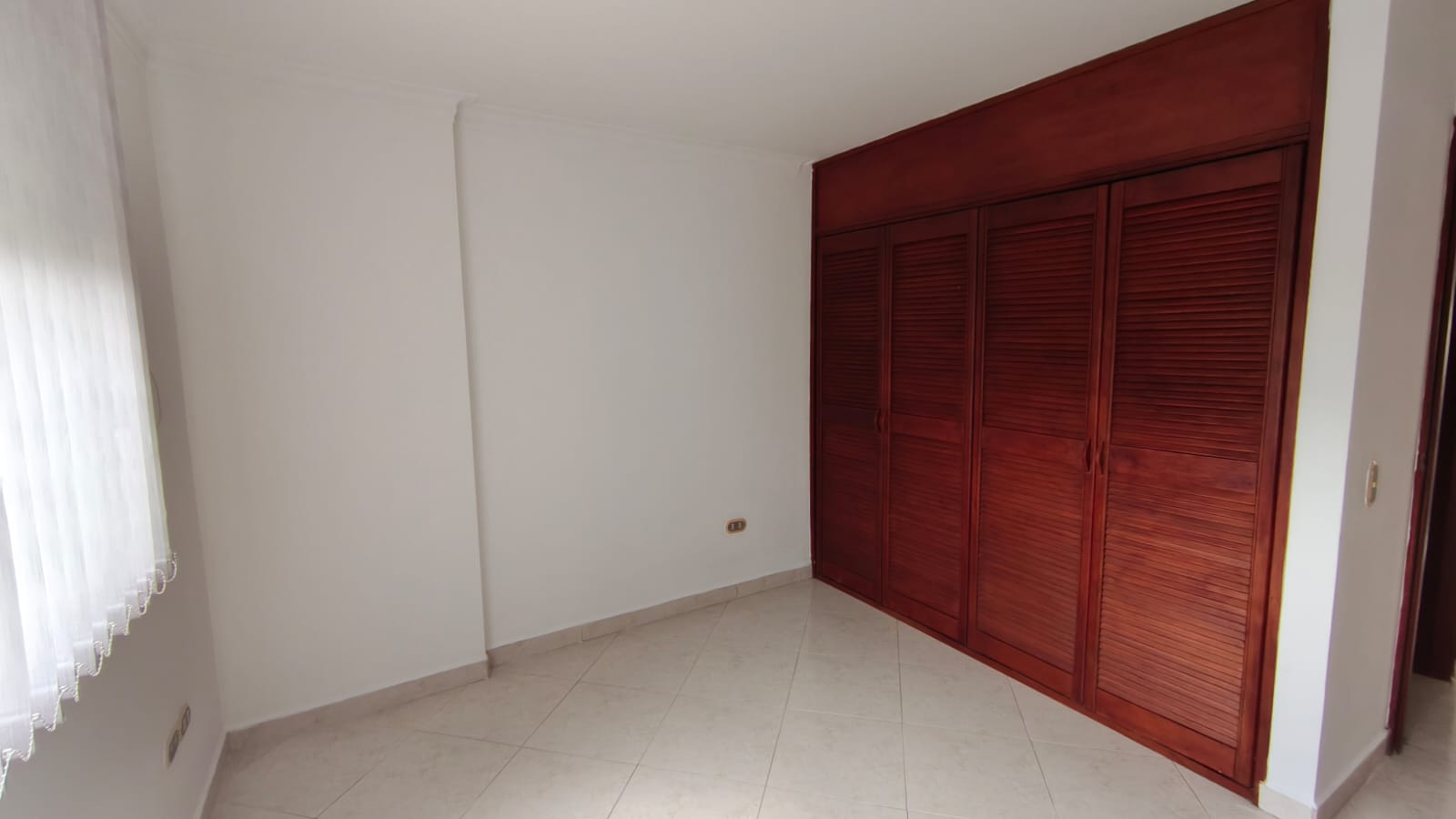 Se Arrienda Apartamento en los Colores, Medellín