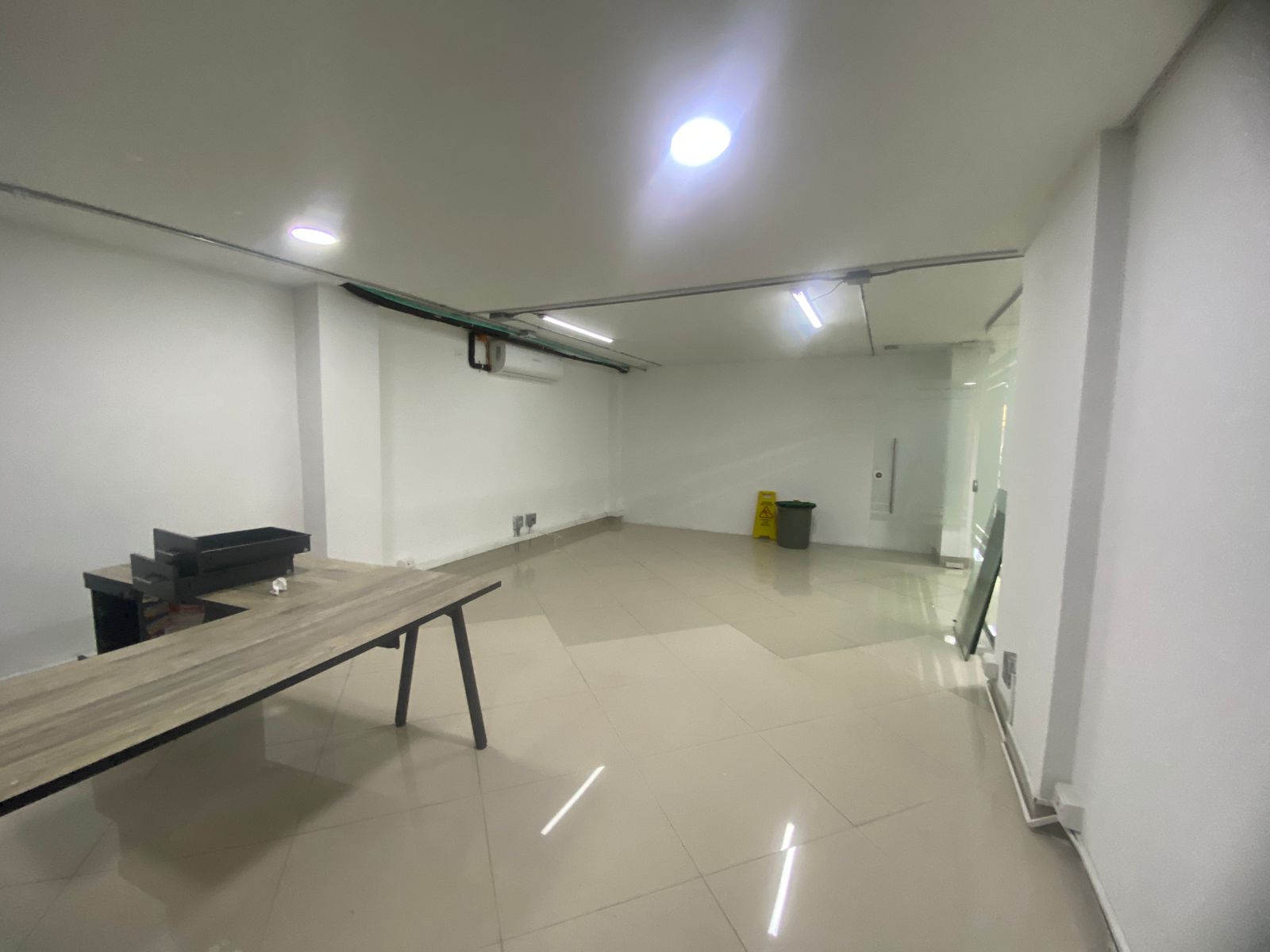 Amplia Oficina para Arriendo en Suramericana, Medellín