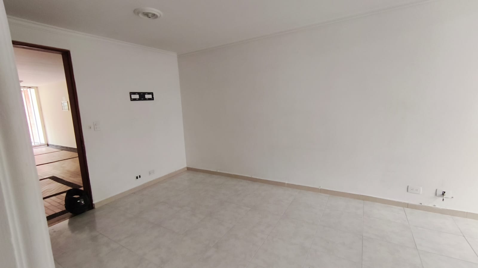 Se Arrienda Apartamento en la Loma de los Bernal, Medellín