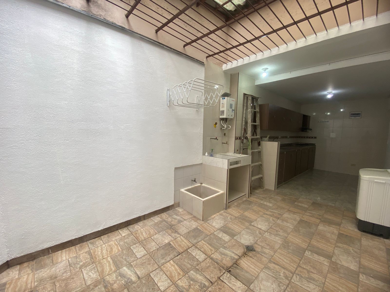 Casa Moderna para Arriendo en Robledo, Pilarica