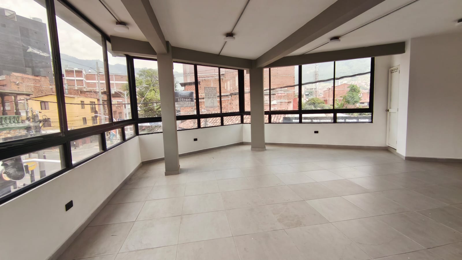 Se Arrienda Local en el Centro de Bello, Antioquia