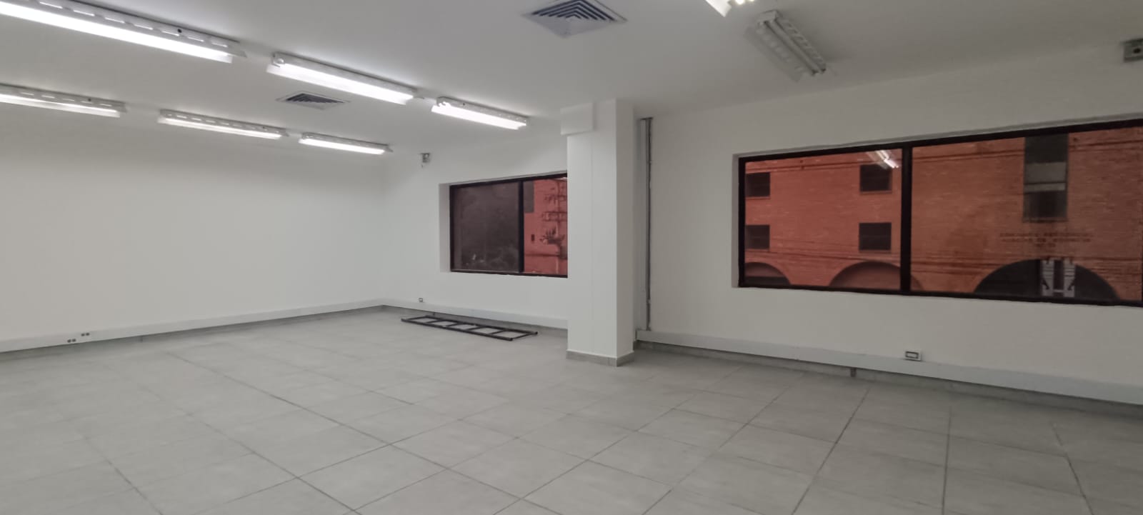 Se Arrienda Local en Carlos E Restrepo, Medellín