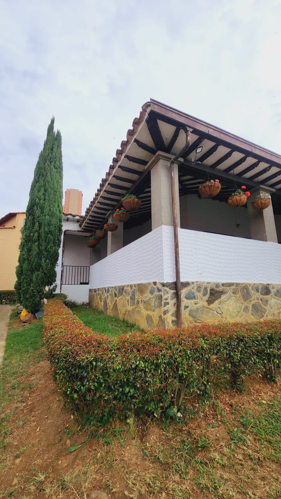 Casa Remodelada para Venta en Robledo, Pajarito