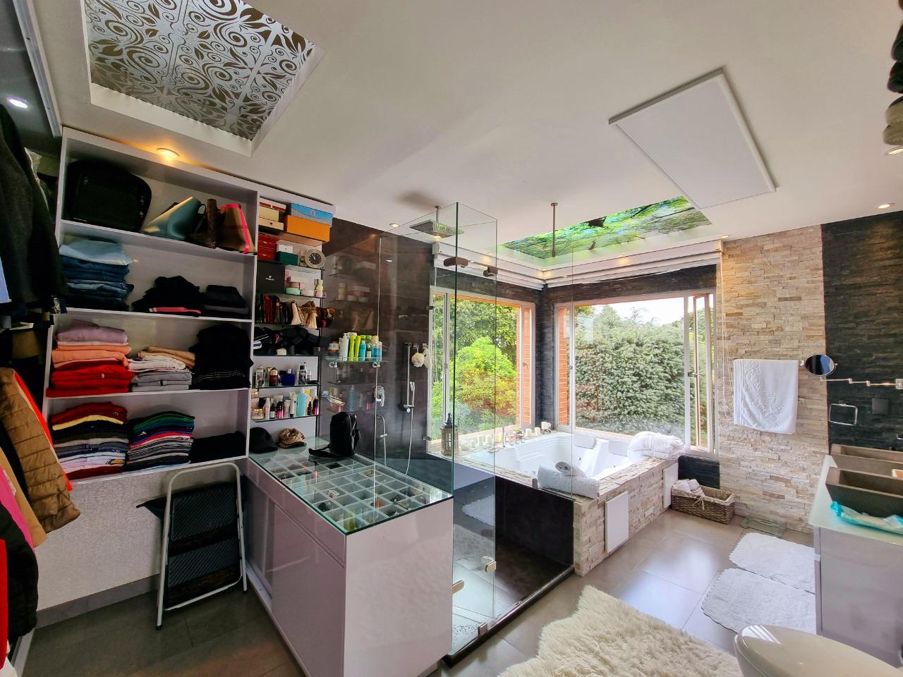 Se Vende Casa Lote de 1.800 mts2 Suba Bogotá