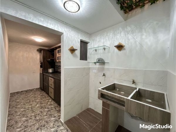 Se Vende Casa en Primer Piso en Robledo Aures, Medellín