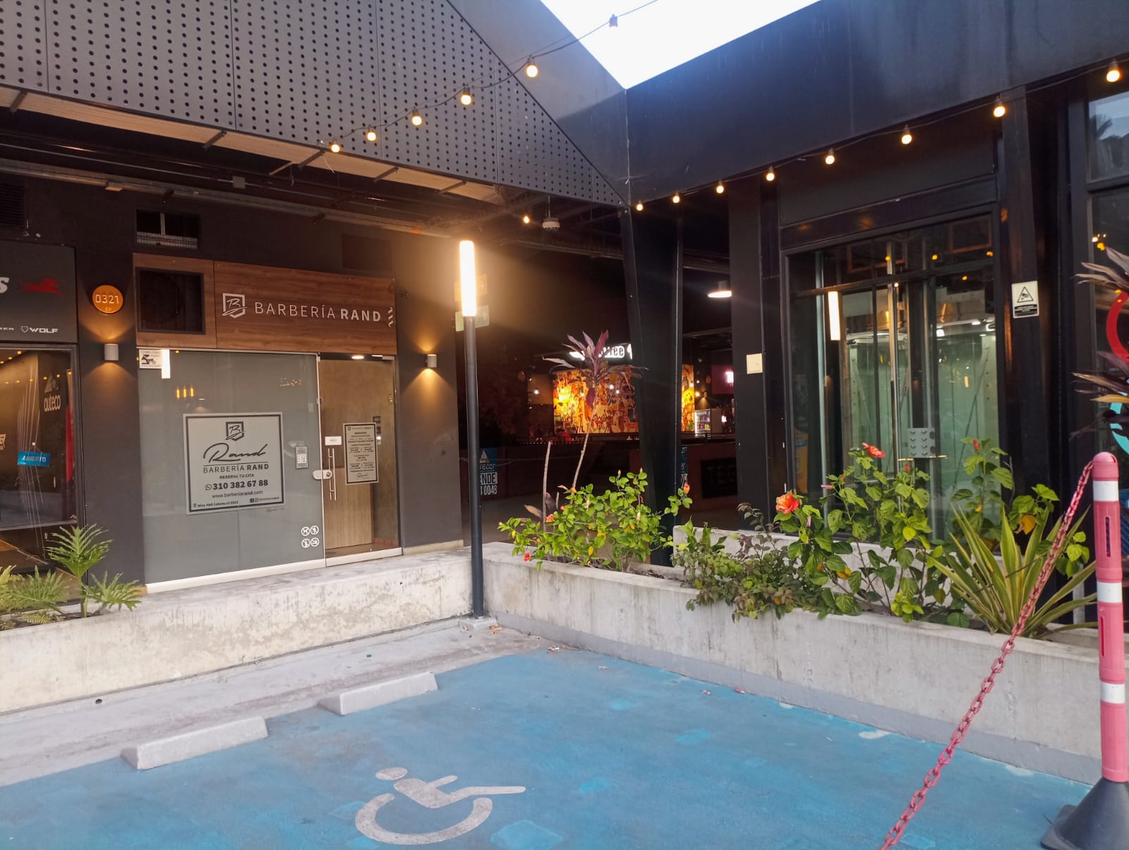 Se Vende Local Comercial, en los Colores, Medellín