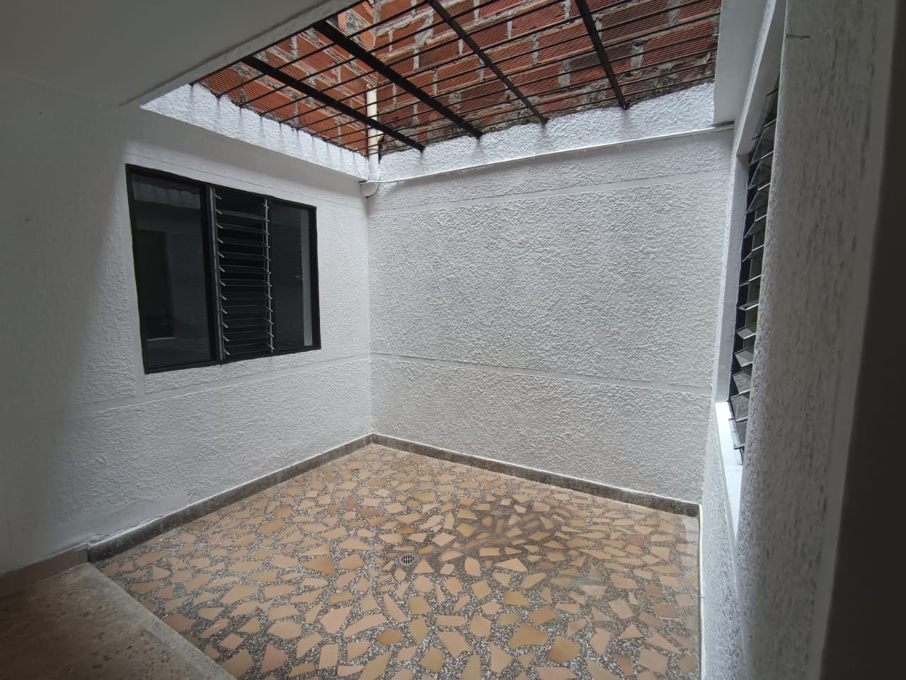 Se Arrienda Casa  en Robledo Aures, Medellin